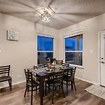Lxry 4 Bedroom Near Attrns