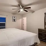 Lxry 4 Bedroom Near Attrns